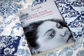 UMA VIDA INTERROMPIDA