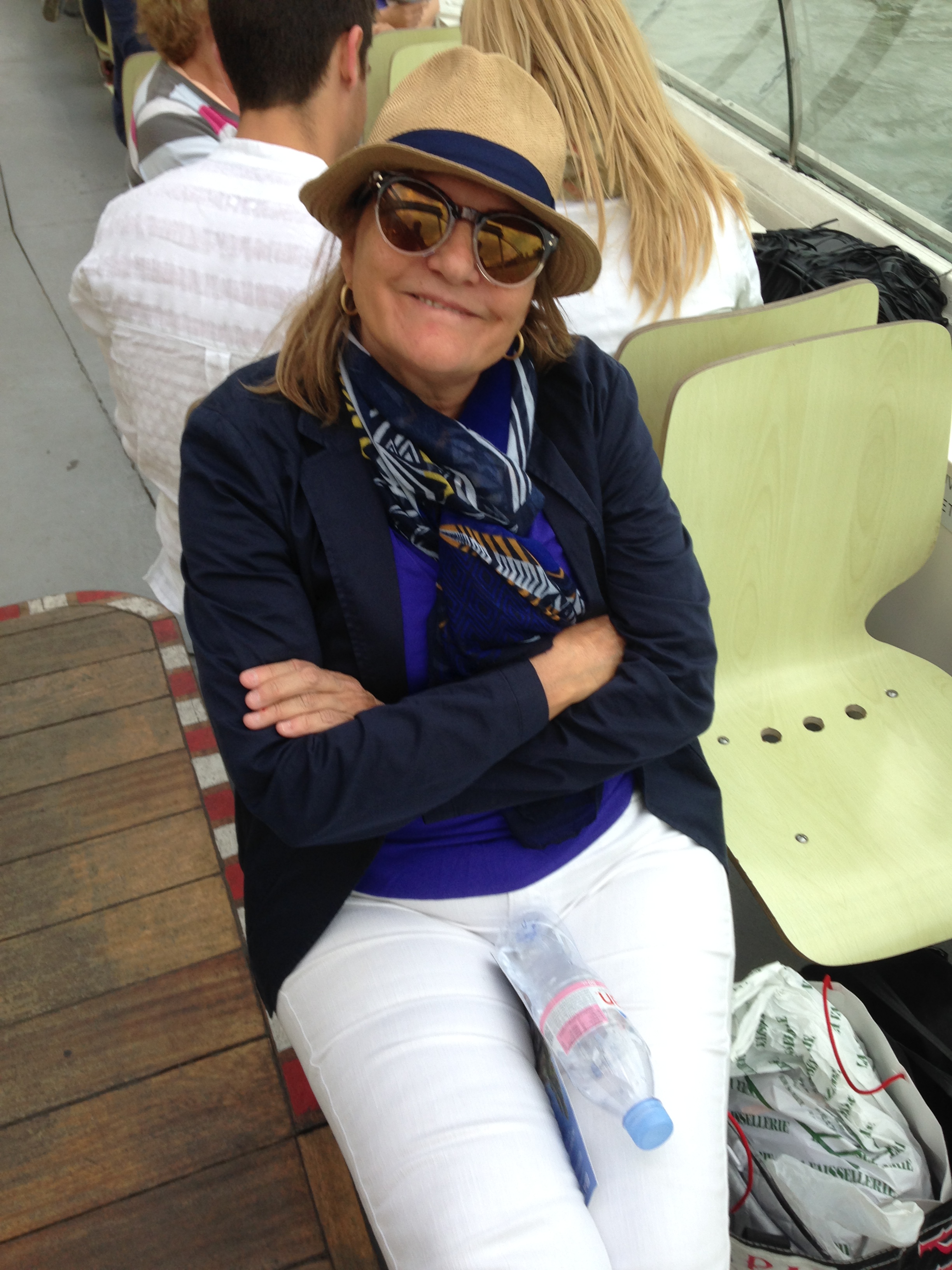 Bia Barco Bus Paris  2015-06-09 19.42.13.jpg